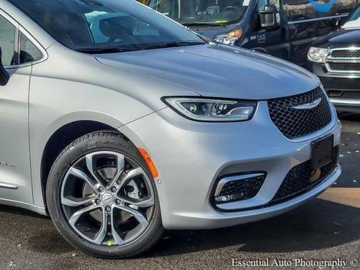 2026 Chrysler Pacifica Pinnacle