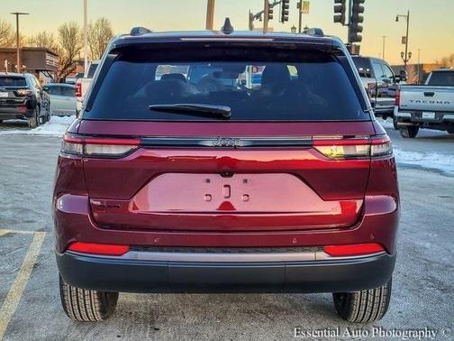 2026 Jeep Grand Cherokee Laredo