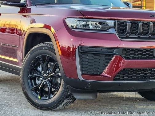 2026 Jeep Grand Cherokee Laredo