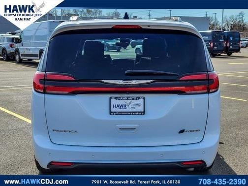 2024 Chrysler Pacifica Hybrid Pinnacle