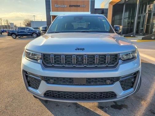 Silver Zynith 2026 Jeep Grand Cherokee Limited