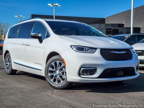 2025 Chrysler Pacifica Hybrid Pinnacle