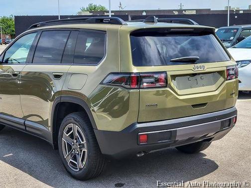 41 2026 Jeep Cherokee LAREDO/LIMITED