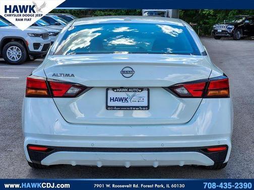 Glacier White 2025 Nissan Altima SV