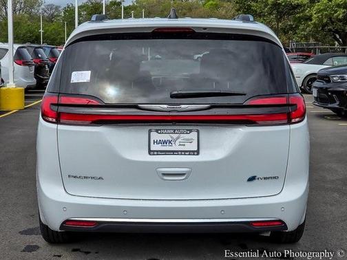 2025 Chrysler Pacifica Hybrid Pinnacle