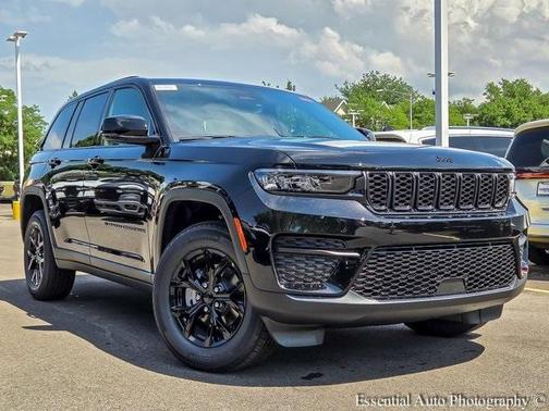 2025 Jeep Grand Cherokee Laredo