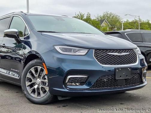 2025 Chrysler Pacifica Hybrid Pinnacle
