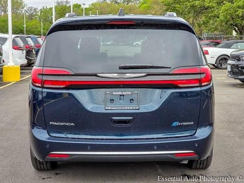 2025 Chrysler Pacifica Hybrid Pinnacle
