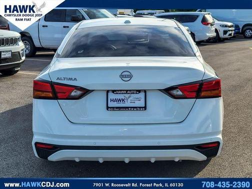 Glacier White 2025 Nissan Altima SV