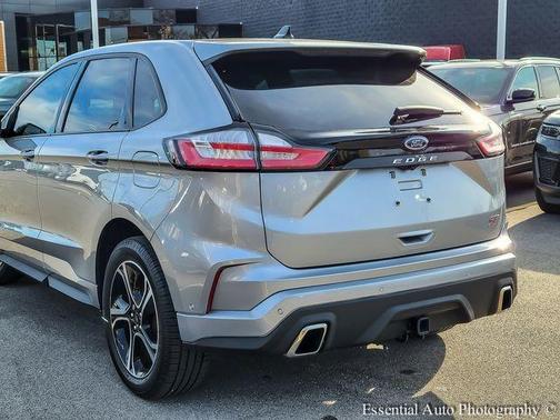 Iconic Silver Metallic 2022 Ford Edge ST