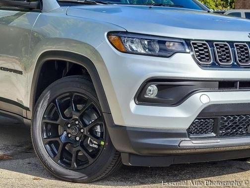 Silver Zynith 2026 Jeep Compass Latitude