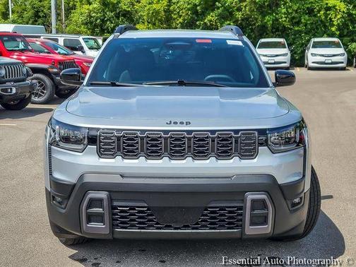 Silver Zynith Clearcoat 2026 Jeep Cherokee LAREDO/LIMITED