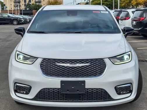 2026 Chrysler Pacifica Hybrid Select