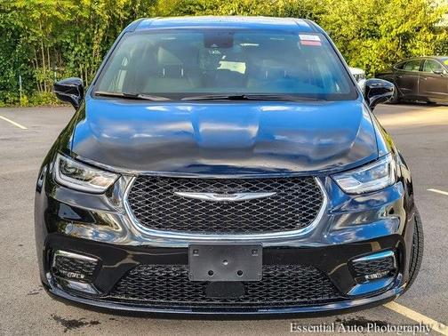 2026 Chrysler Pacifica Hybrid Select