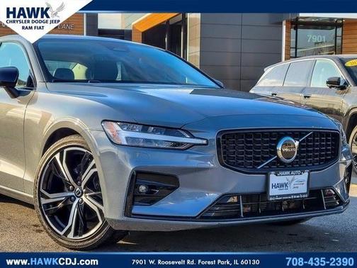 2024 Volvo S60 B5 Core Dark Theme