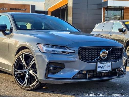 2024 Volvo S60 B5 Core Dark Theme