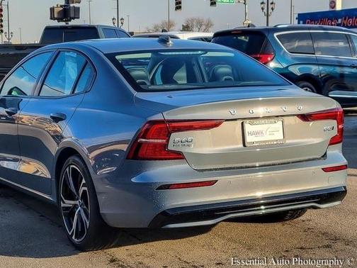 2024 Volvo S60 B5 Core Dark Theme