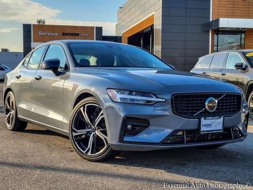 2024 Volvo S60 B5 Core Dark Theme