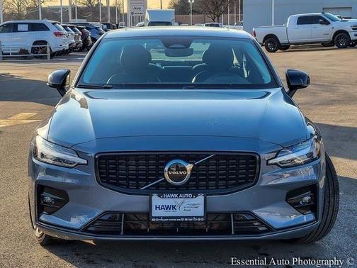 2024 Volvo S60 B5 Core Dark Theme