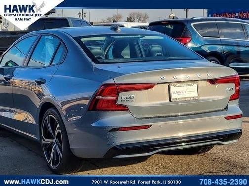 2024 Volvo S60 B5 Core Dark Theme