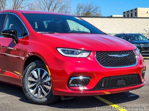 2025 Chrysler Pacifica Hybrid Select