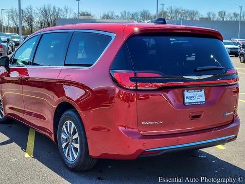 2025 Chrysler Pacifica Hybrid Select