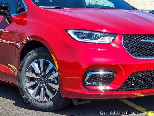 2025 Chrysler Pacifica Hybrid Select