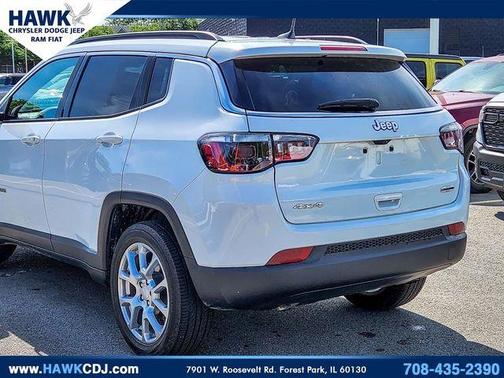 Bright White Clearcoat 2024 Jeep Compass Latitude Lux