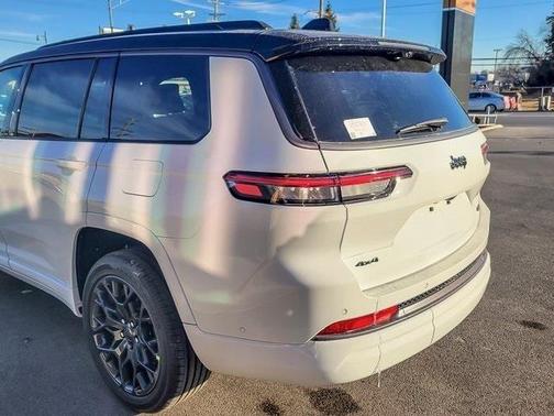 Bright White Clearcoat 2026 Jeep Grand Cherokee L Summit