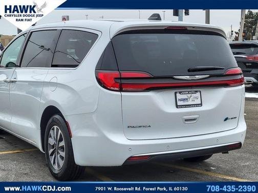 2024 Chrysler Pacifica Hybrid Select