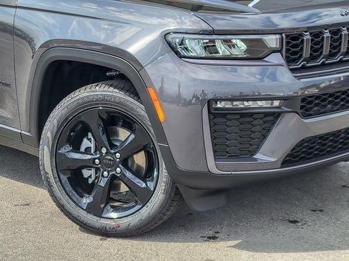 Metallic 2026 Jeep Grand Cherokee Limited