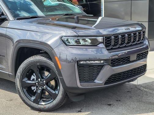 Metallic 2026 Jeep Grand Cherokee Limited