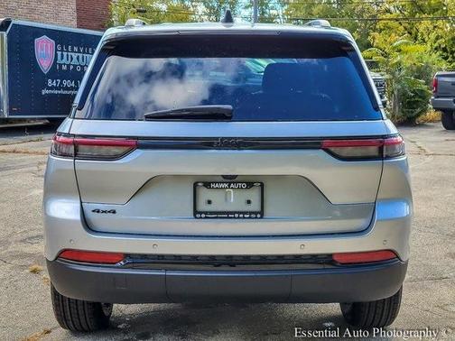 2025 Jeep Grand Cherokee Laredo