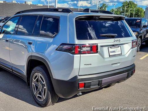 Silver Zynith Clearcoat 2026 Jeep Cherokee LAREDO/LIMITED