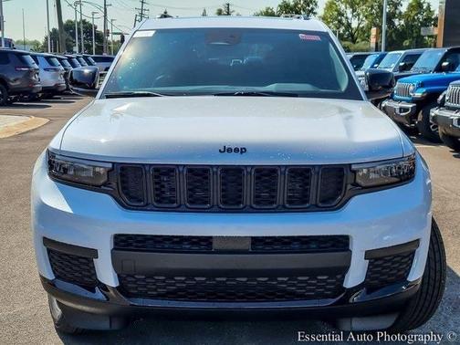 2025 Jeep Grand Cherokee L Laredo