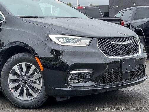 2026 Chrysler Pacifica Hybrid Select