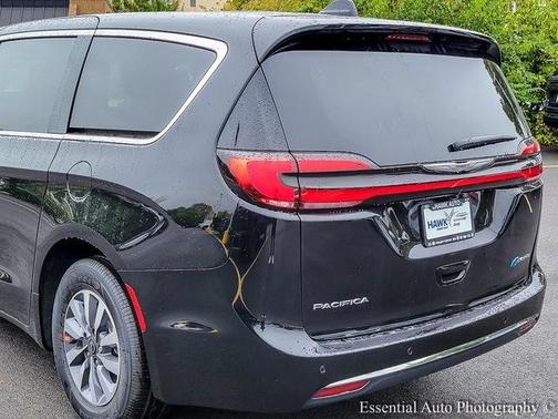 2026 Chrysler Pacifica Hybrid Select