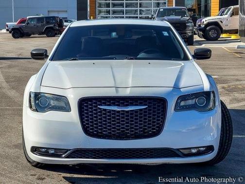 2018 Chrysler 300 Limited