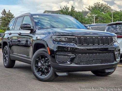 2025 Jeep Grand Cherokee Laredo