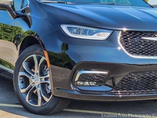 Diamond Black 2026 Chrysler Pacifica Pinnacle