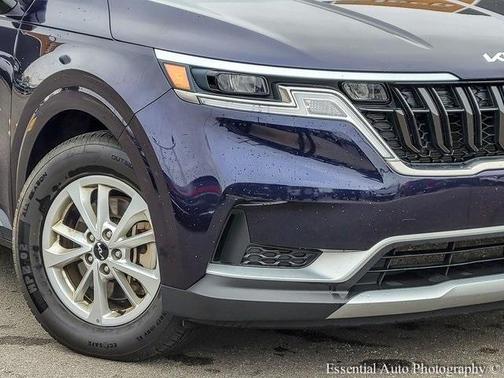 2024 Kia Carnival LX