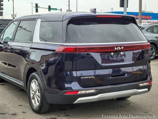 2024 Kia Carnival LX