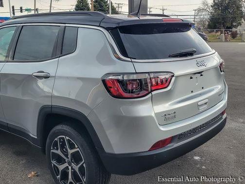 Silver Zynith 2026 Jeep Compass Limited