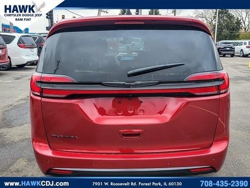 2026 Chrysler Pacifica Select