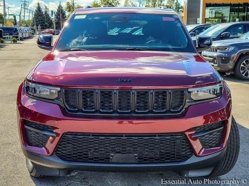 2025 Jeep Grand Cherokee Laredo