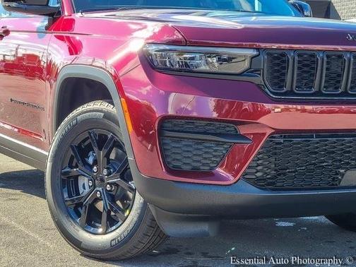 2025 Jeep Grand Cherokee Laredo