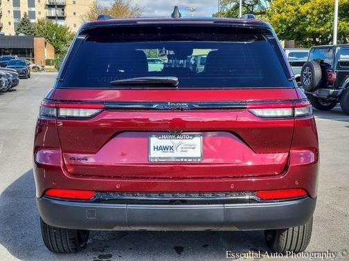 2025 Jeep Grand Cherokee Laredo