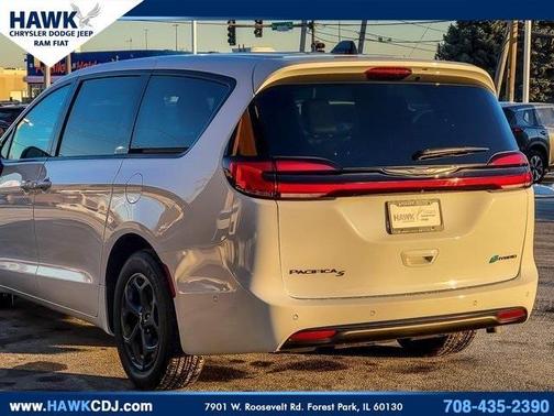 2024 Chrysler Pacifica Hybrid Select