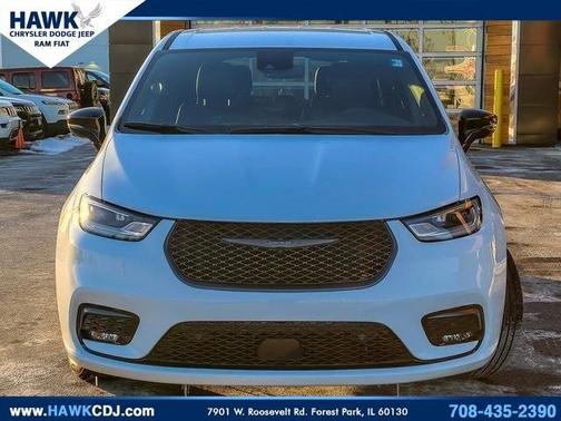 2024 Chrysler Pacifica Hybrid Select