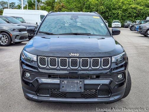 Diamond Black 2023 Jeep Compass Latitude